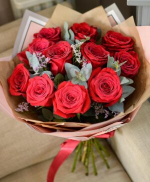 Buchet 11 trandafiri roșii