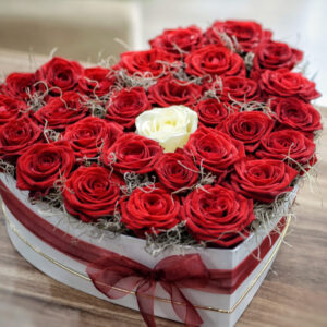 Aranjament cutie în formă de inimă