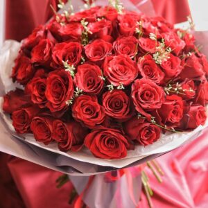 Buchet 51 trandafiri rosii